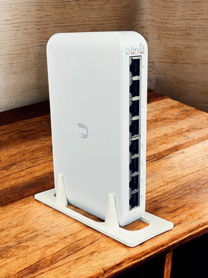 Wandhalterung oder Standhalterung z.B. passend für Ubiquiti UniFi USW-LITE-8-POE